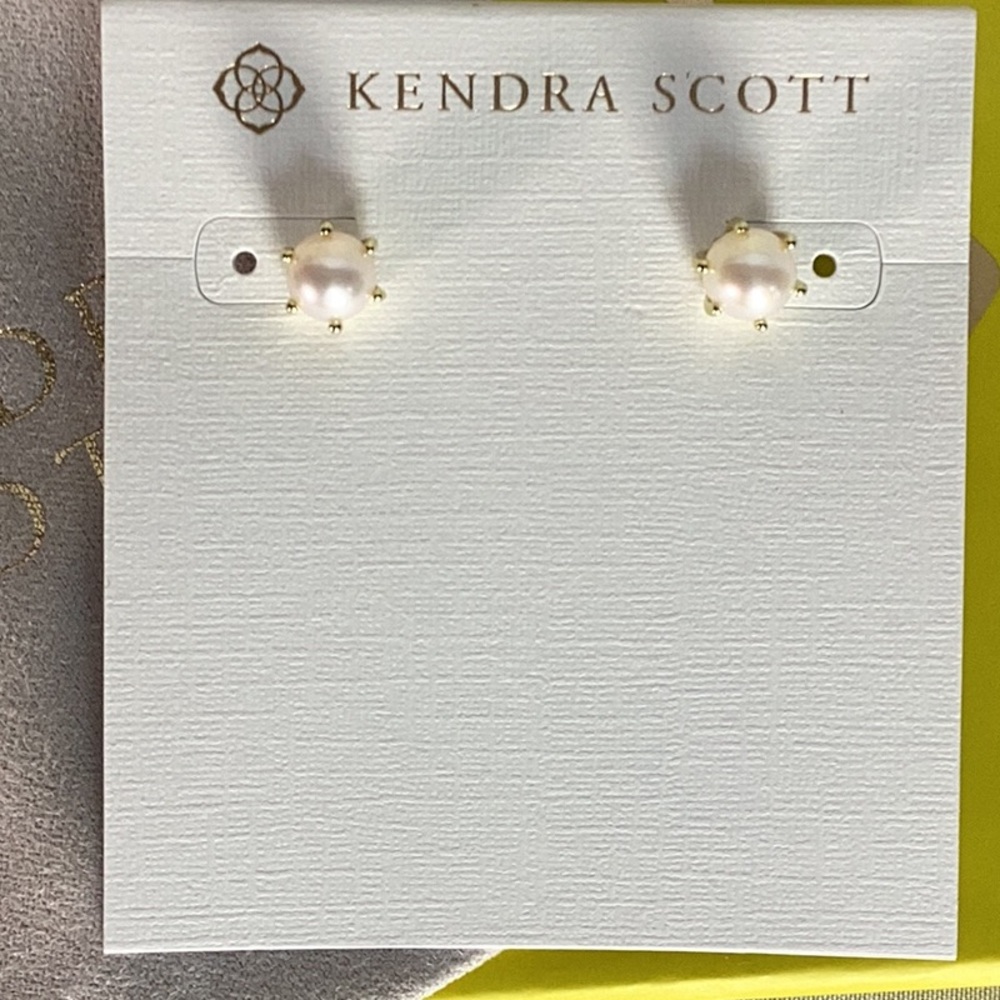 Kendra Scott Earrings - Picture 2 of 4